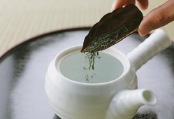 高血压患者适合喝茶吗？探索茶的健康益处与风险