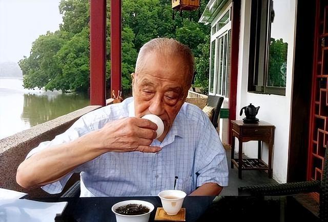 探索茶文化，哪些茶类有助于降低血压？