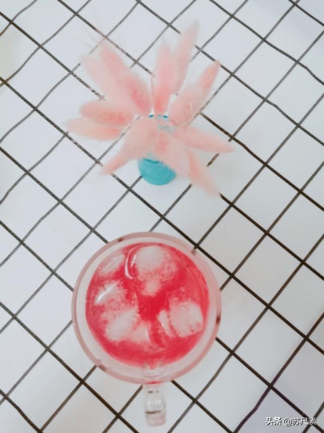 洛神花的完美搭配，色彩与营养的双重盛宴